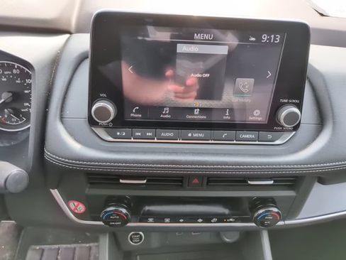 Used 2023 Nissan Rogue SV FWD image 17