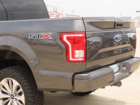 Used 2017 Ford F150 XL w/ Equipment Group 101A Mid AWD/4WD image 15