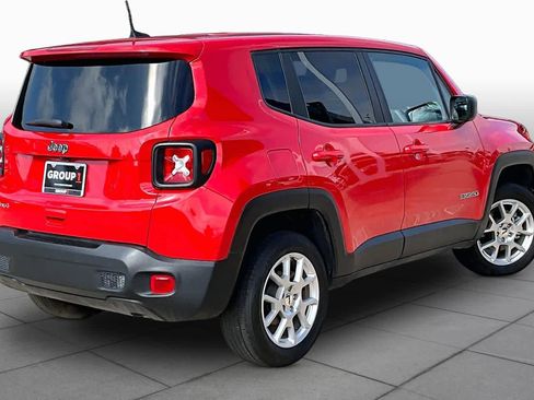 Used 2023 Jeep Renegade Latitude AWD/4WD image 12