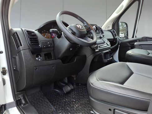 Used 2023 RAM ProMaster 2500 w/ Convenience Group image 11