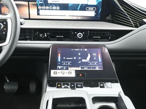 New 2026 INFINITI QX80 Autograph w/ Premium Cargo Package image 14