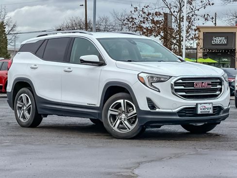 Used 2020 GMC Terrain SLT image 1