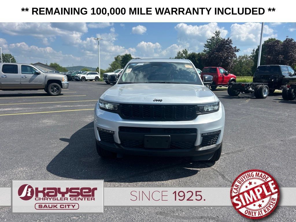 Used 2023 Jeep Grand Cherokee L Limited AWD/4WD image 3