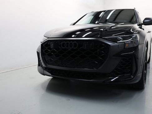 Used 2025 Audi RS Q8 performance image 58
