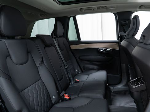 New 2026 Volvo XC90 B6 Plus w/ Protection Package Premier image 24