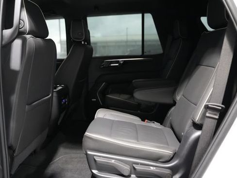 Used 2025 Chevrolet Tahoe Premier AWD/4WD image 19