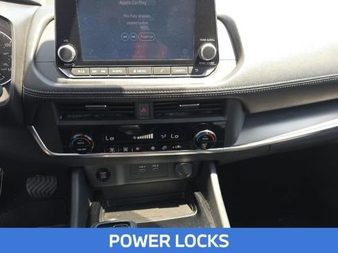 Used 2024 Nissan Rogue SV FWD image 18