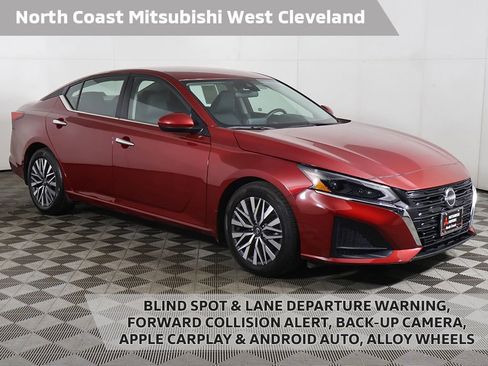 Used 2023 Nissan Altima 2.5 SV FWD image 1