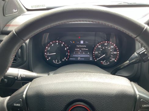 Used 2024 Nissan Titan PRO-4X w/ Pro-4x Convenience Package AWD/4WD image 12