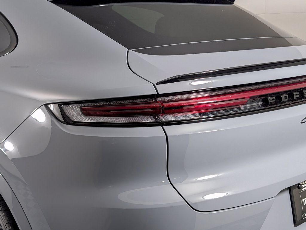 New 2026 Porsche Cayenne Coupe AWD/4WD image 16
