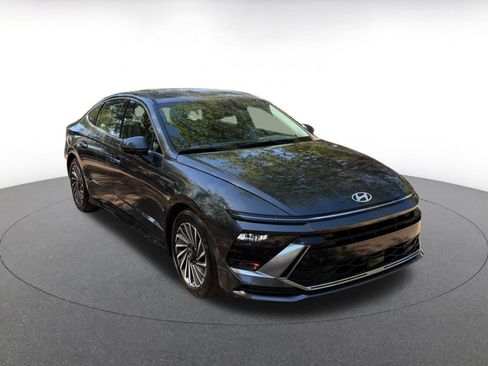 Used 2025 Hyundai Sonata SEL FWD image 1