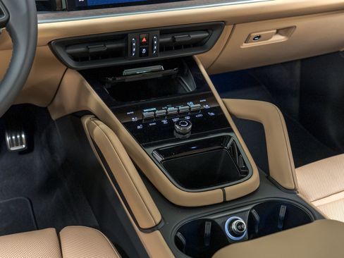 New 2026 Porsche Cayenne S image 21