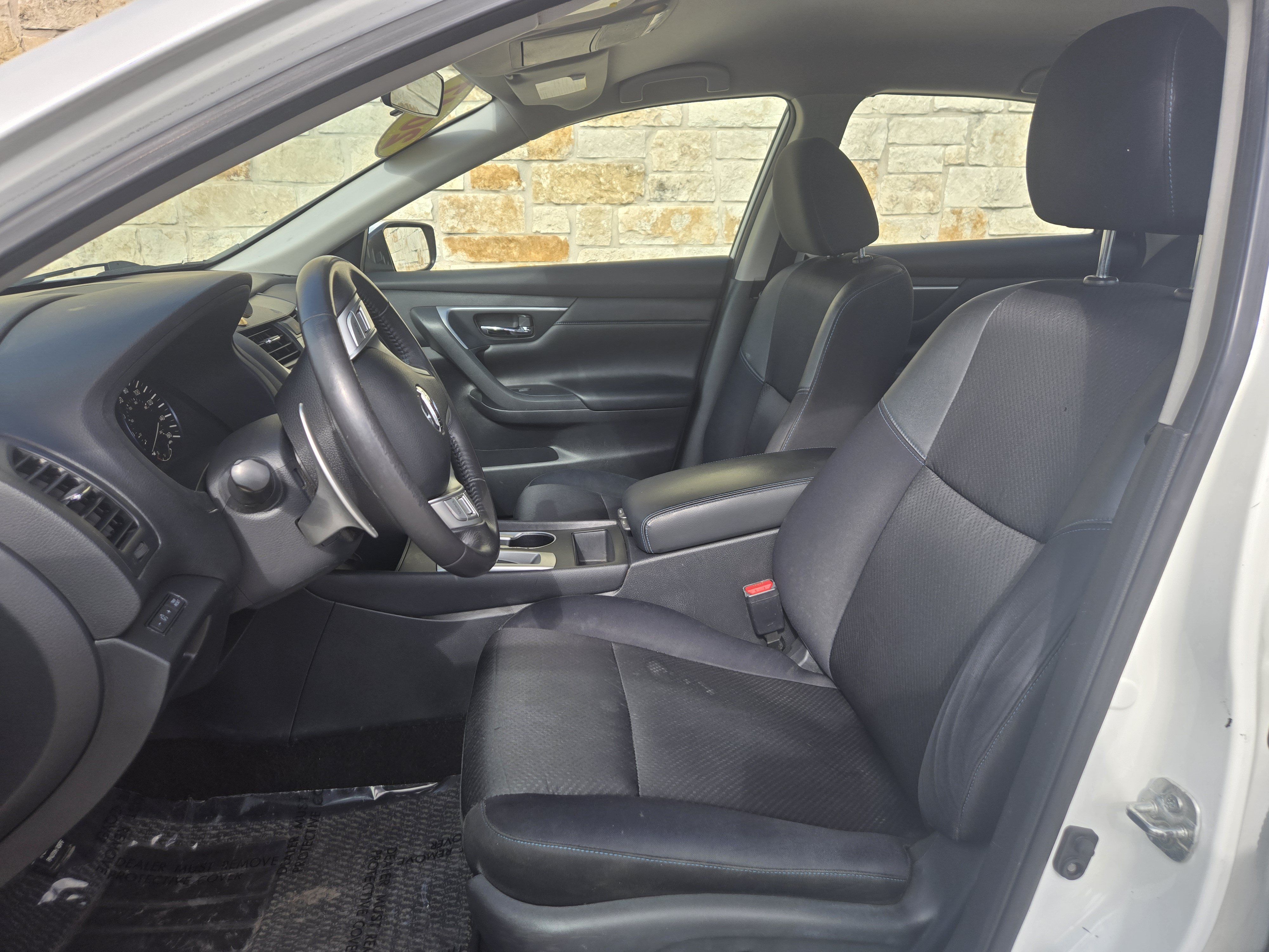 Used 2017 Nissan Altima 2.5 SR FWD image 5