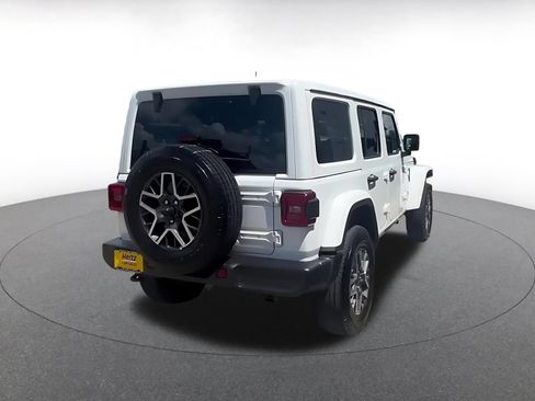 Used 2025 Jeep Wrangler Unlimited Sahara AWD/4WD image 14