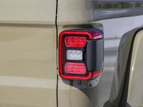 New 2026 Jeep Gladiator Rubicon AWD/4WD image 10