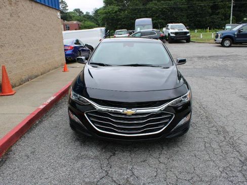 Used 2021 Chevrolet Malibu Premier FWD image 2