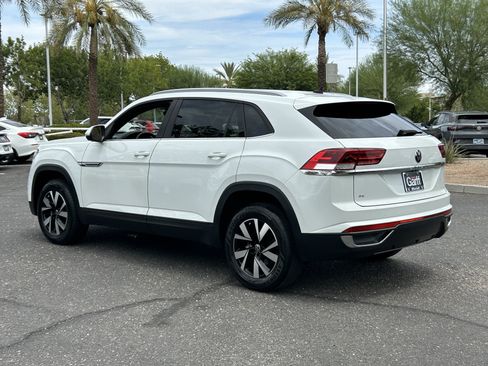 Used 2022 Volkswagen Atlas Cross Sport SE FWD image 3