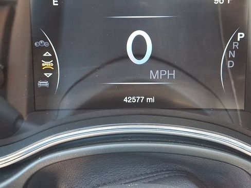 Used 2021 Jeep Grand Cherokee Laredo AWD/4WD image 19