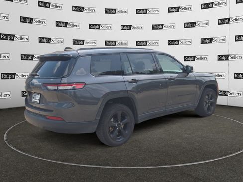 Used 2023 Jeep Grand Cherokee L Laredo RWD image 6