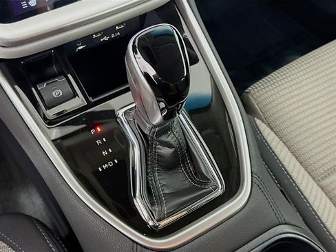 Used 2022 Subaru Outback Premium image 18