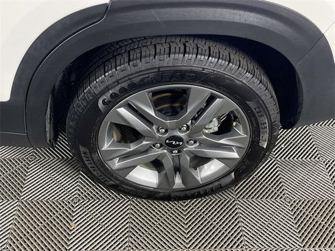 Used 2023 Kia Seltos S image 30