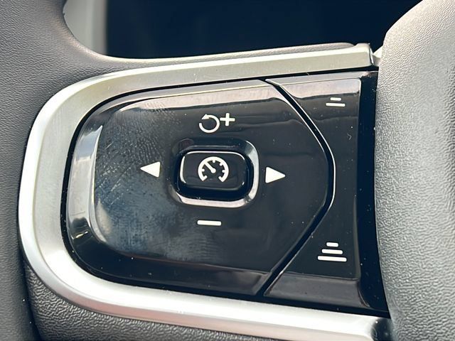 Used 2023 Volvo XC60 B5 Plus AWD/4WD image 25