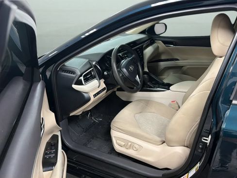 Used 2018 Toyota Camry LE w/ Convenience Package FWD image 21