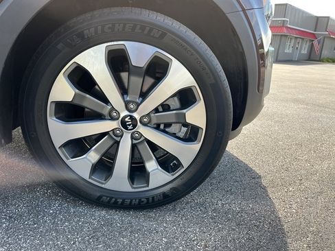 Used 2020 Kia Telluride S AWD/4WD image 5