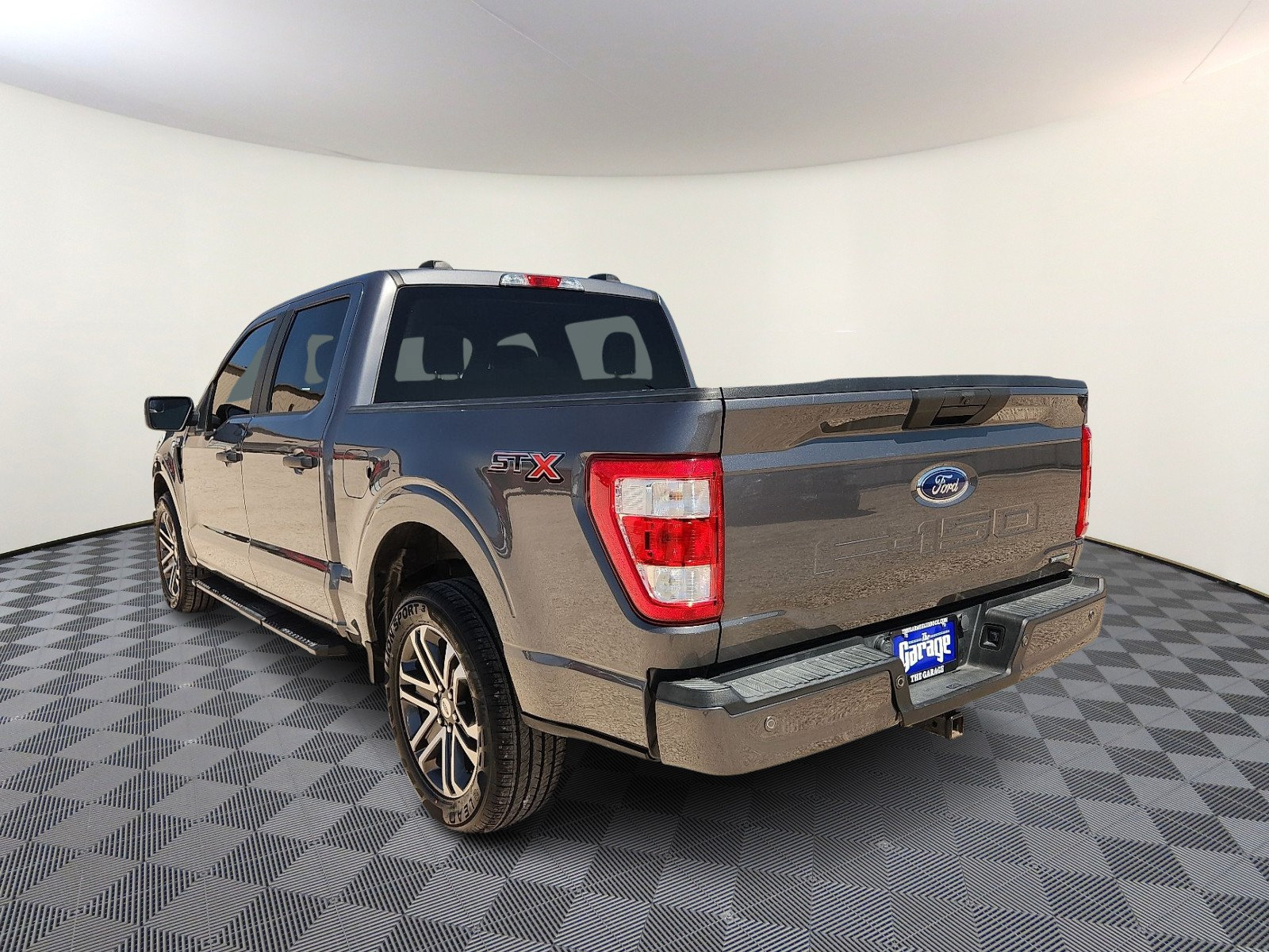 Used 2021 Ford F150 XL w/ STX Appearance Package RWD image 3