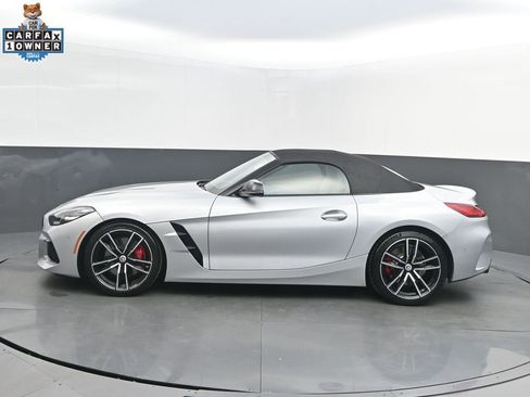 Certified 2022 BMW Z4 M40i w/ Premium Package image 2