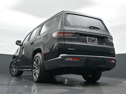 Used 2022 Jeep Wagoneer Series III w/ Flexible Seating Group image 37