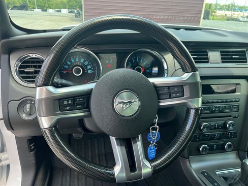 Used 2014 Ford Mustang GT RWD image 17