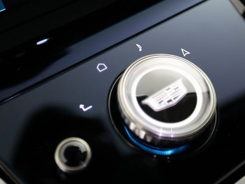 Used 2026 Cadillac Escalade ESV Platinum Luxury w/ LPO, Floor Liner Package image 30