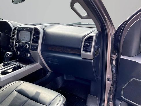 Used 2019 Ford F150 Lariat w/ Equipment Group 502A Luxury AWD/4WD image 18