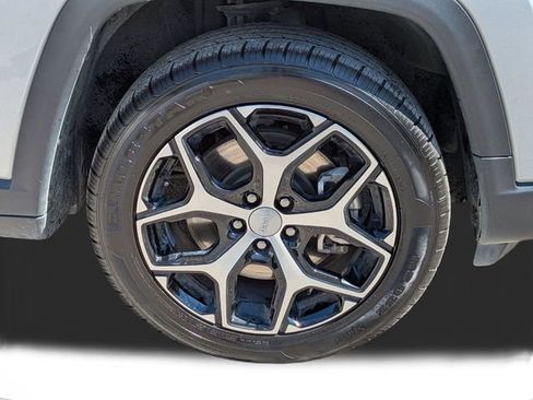 Used 2024 Jeep Compass Limited image 11