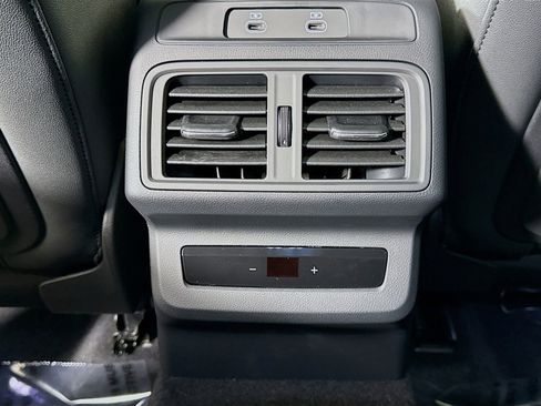 Used 2025 Audi Q5 Premium image 22