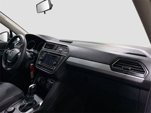 Used 2021 Volkswagen Tiguan S image 29