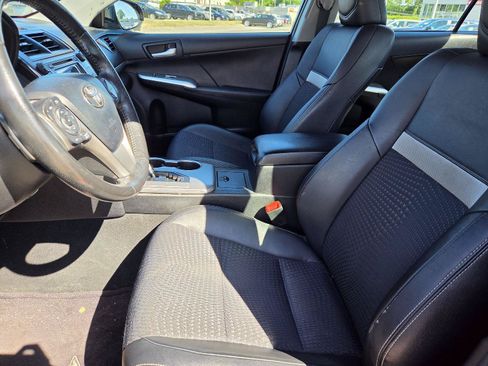 Used 2012 Toyota Camry SE FWD image 7