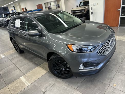 Used 2024 Ford Edge SEL w/ Convenience Package image 10