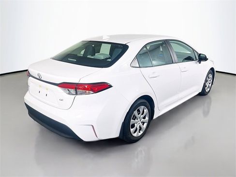 Used 2025 Toyota Corolla LE image 7