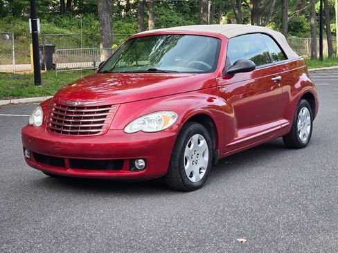 Used 2006 Chrysler PT Cruiser Touring FWD image 2