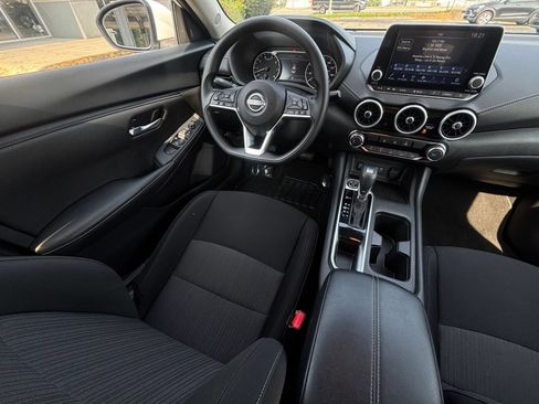Used 2025 Nissan Sentra SV FWD image 33