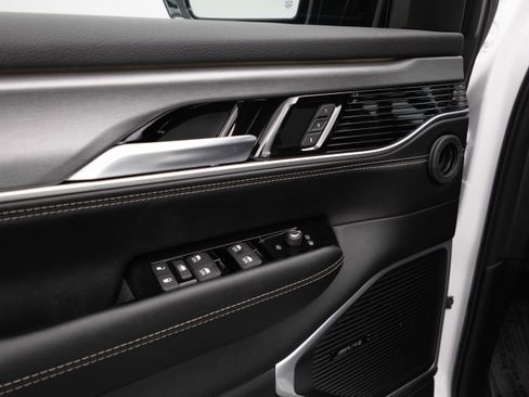 New 2026 Jeep Grand Wagoneer Limited AWD/4WD image 16