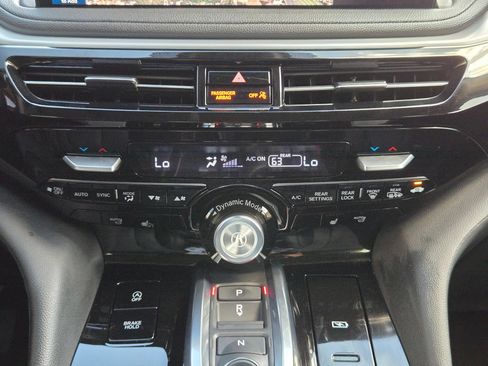 Used 2025 Acura MDX SH-AWD image 19