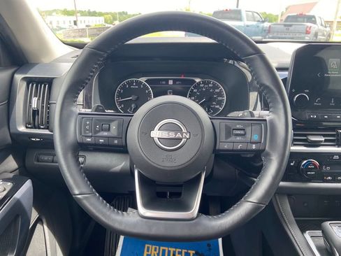 Used 2023 Nissan Pathfinder SL w/ Lighting Package (N92) image 14