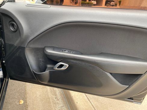 Used 2016 Dodge Challenger SXT image 37