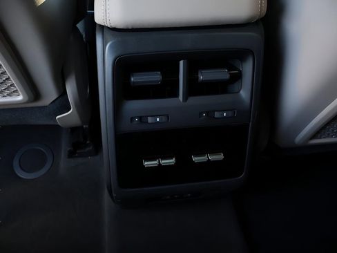 Certified 2024 Porsche Macan Turbo Electric image 22