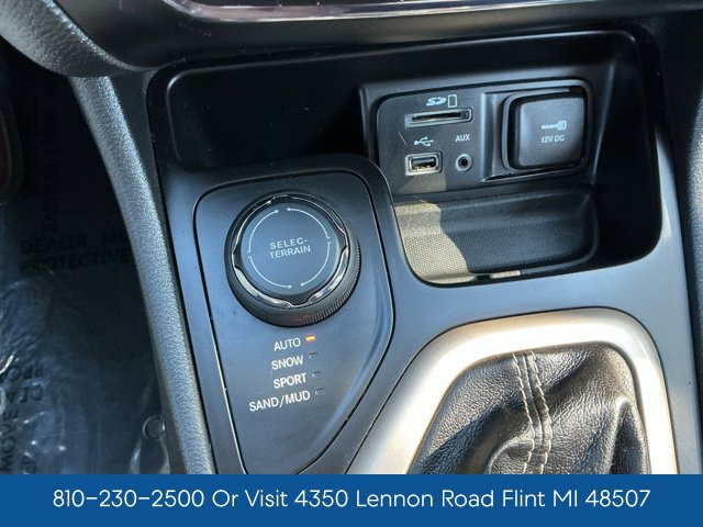 Used 2016 Jeep Cherokee Limited w/ Luxury Group AWD/4WD image 31
