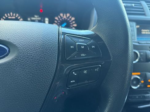 Used 2018 Ford Explorer XLT image 20