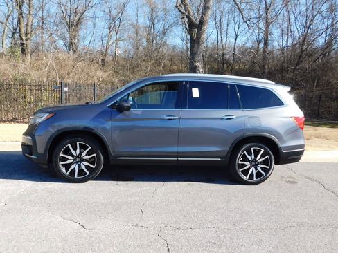 Used 2022 Honda Pilot Touring image 2